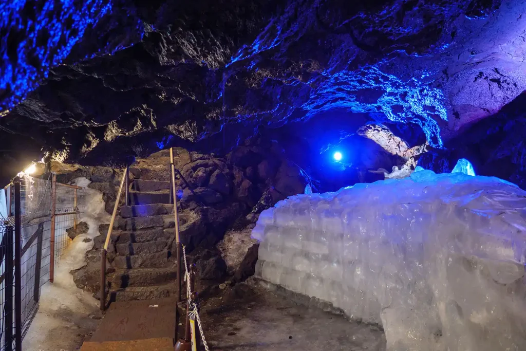 Narusawa Ice Cave